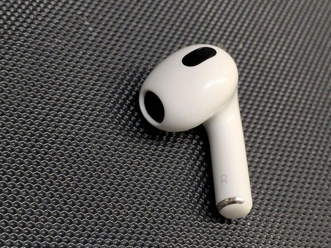 Apple AirPods第3世代 純正品 ワイヤレスイヤホン　M2655