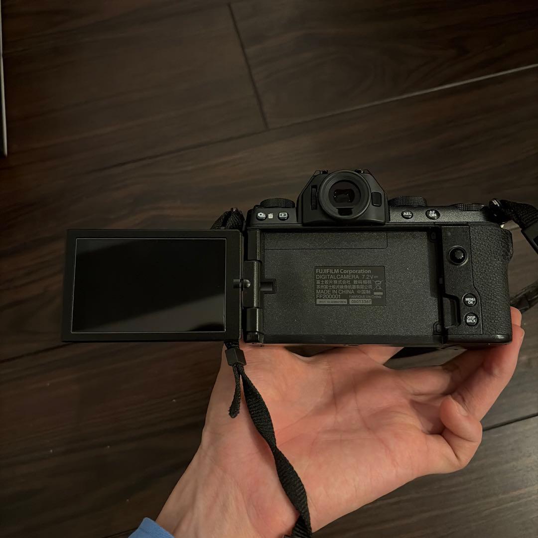 FUJIFILM X-S10 ミラーレス一眼