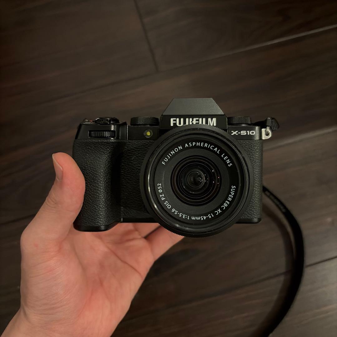 FUJIFILM X-S10 ミラーレス一眼