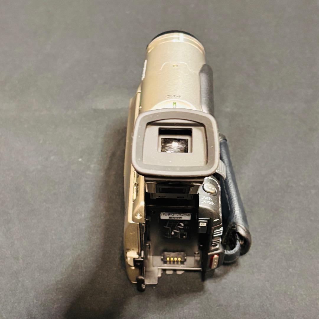 美品 箱付き パナソニック デジタル ビデオカメラ NV-DS9