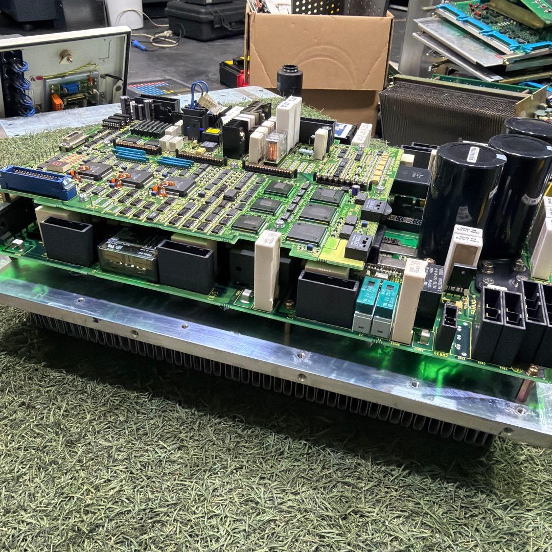 Fanuc A20B-2002-0713/08D サーボドライブ