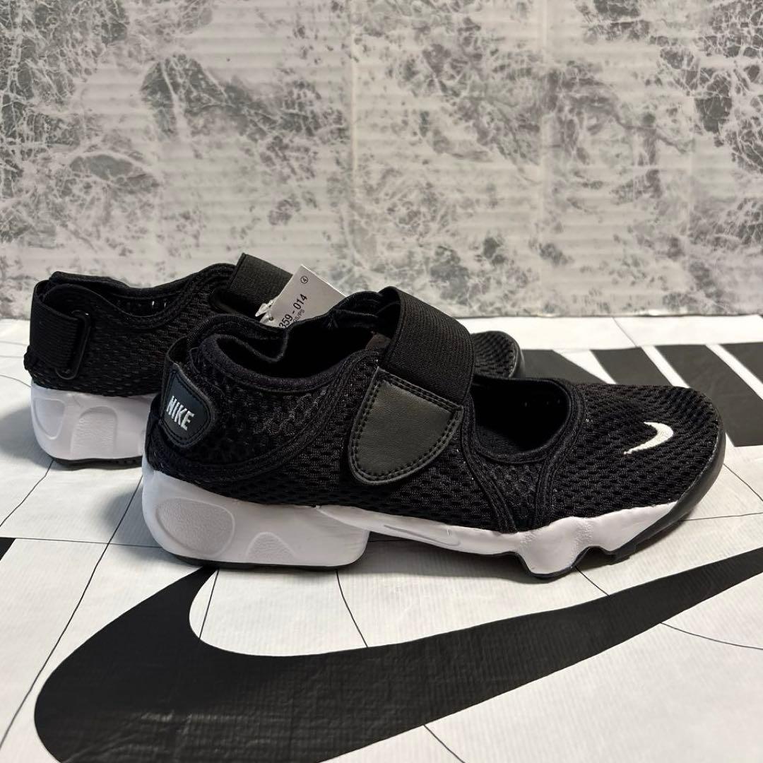 ナイキ　新品　リフト　23.5㎝