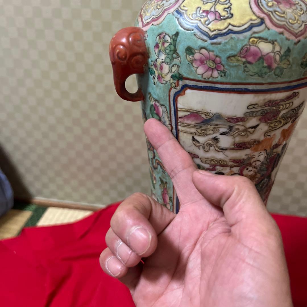 大清嘉慶年製　中国の武神が描かれた双耳付きの人物花瓶です。﻿骨董　アンティーク