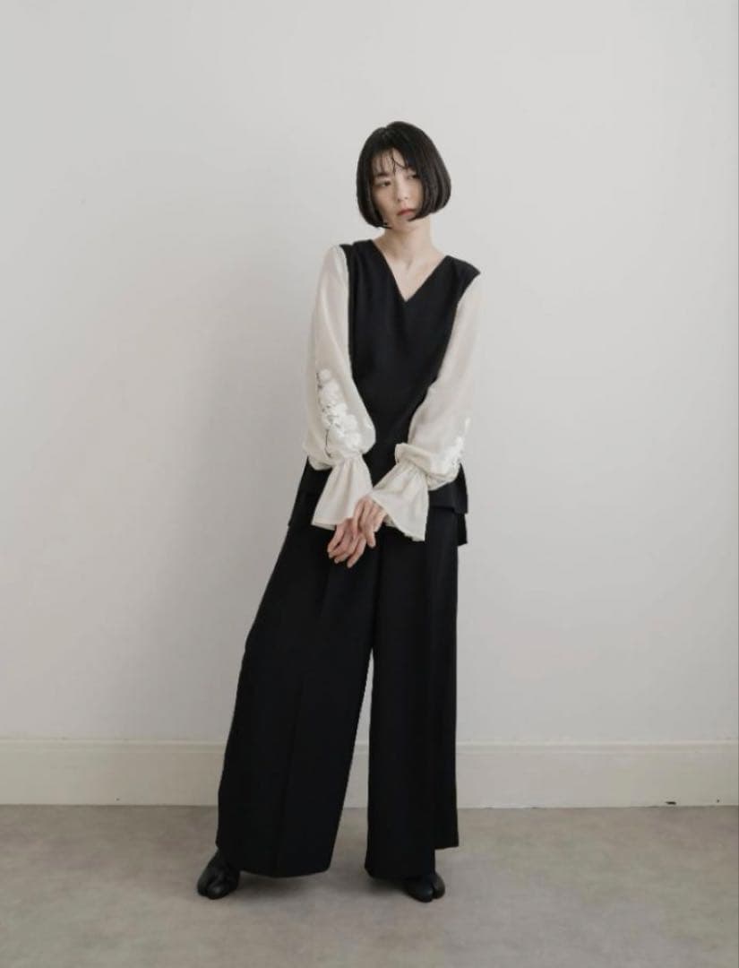 iCONOLOGY 花を着るブラウス 白木蓮　完売品 イコノロジー