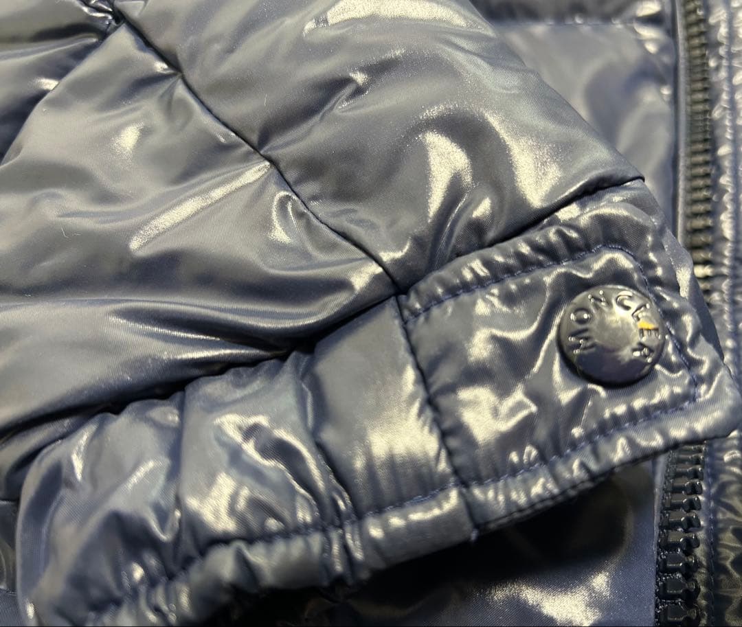 ⭐︎ スメラギ 123 ⭐︎MONCLER MAYA ネイビー　フード付き