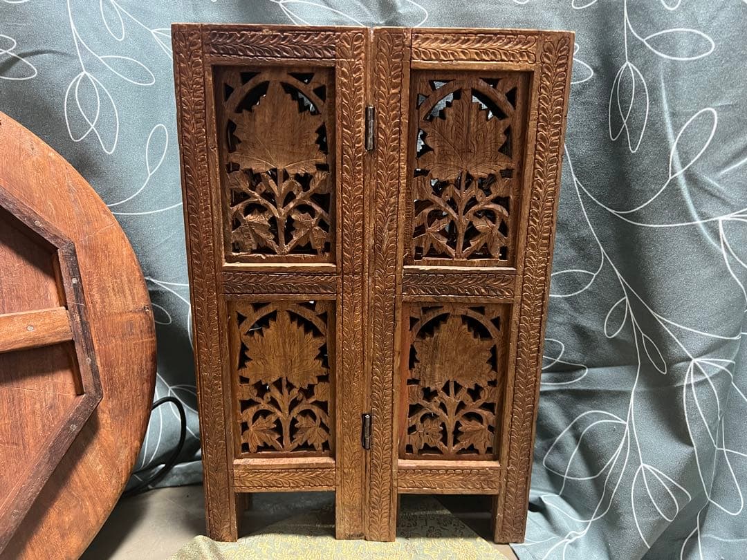 シーシャムウッド？ サイドテーブル 置き台 彫刻