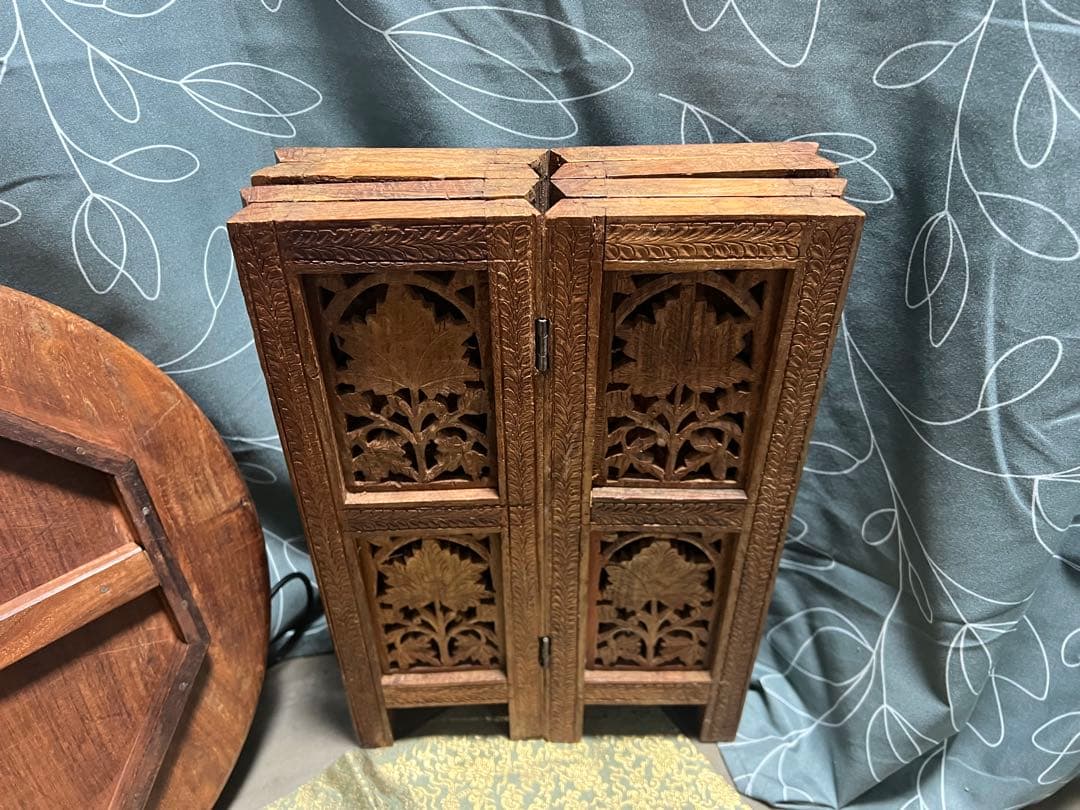 シーシャムウッド？ サイドテーブル 置き台 彫刻