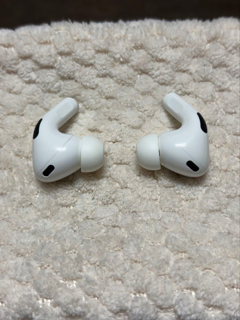 【美品】AirPods Pro（第2世代）充電ケーブル・イヤーチップ付動作確認済