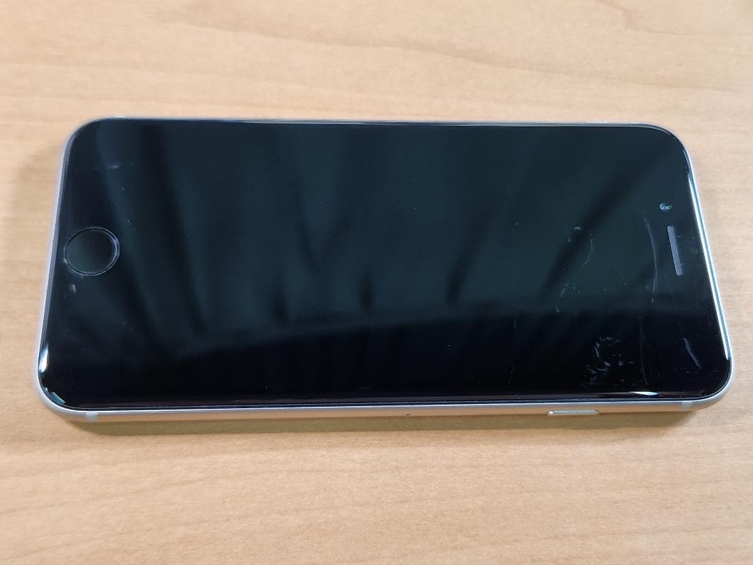 020900E iPhone SE A2782 第3世代 64GB