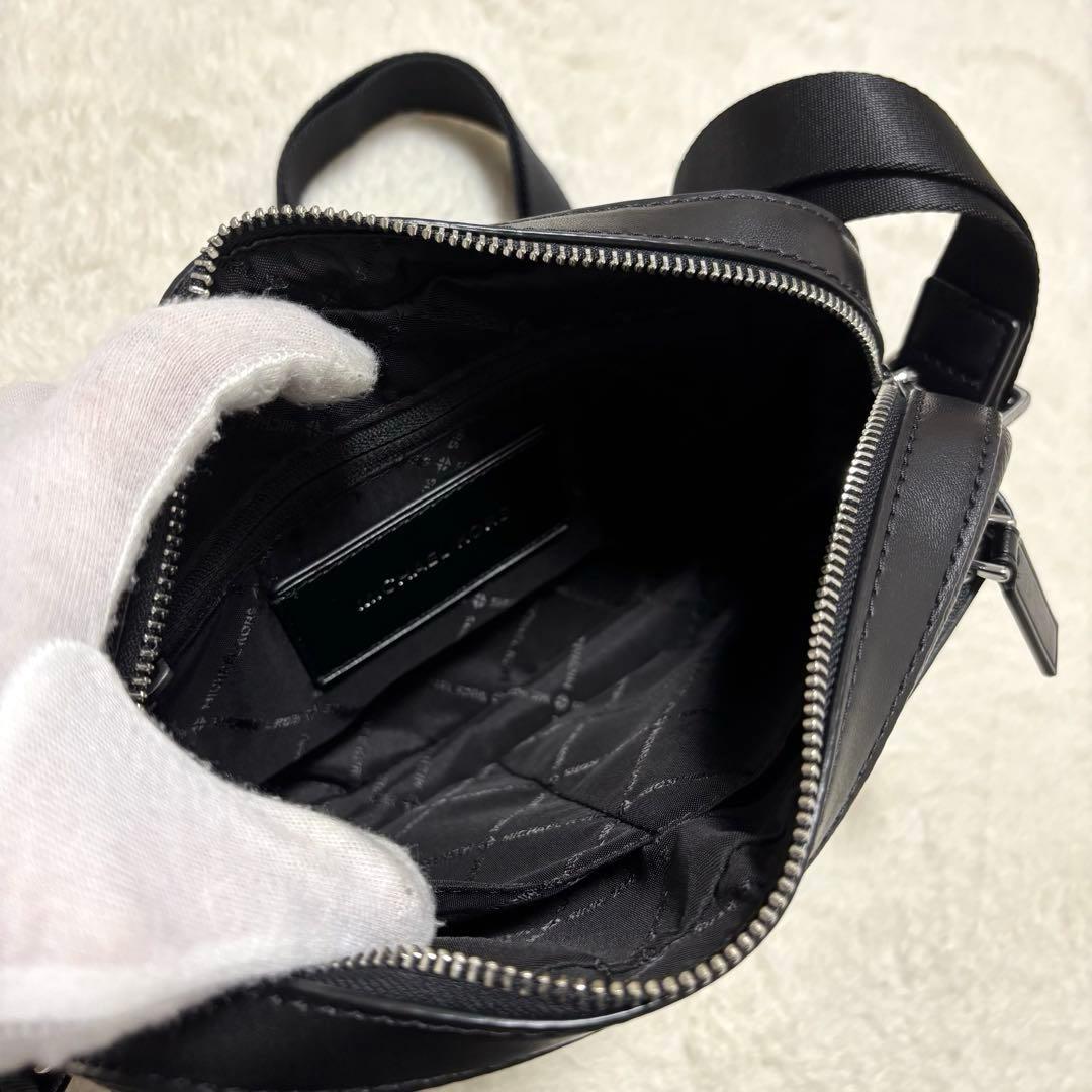 美品 マイケルコース レザー カメラバッグ ショルダーバッグ シボ革 ブラック