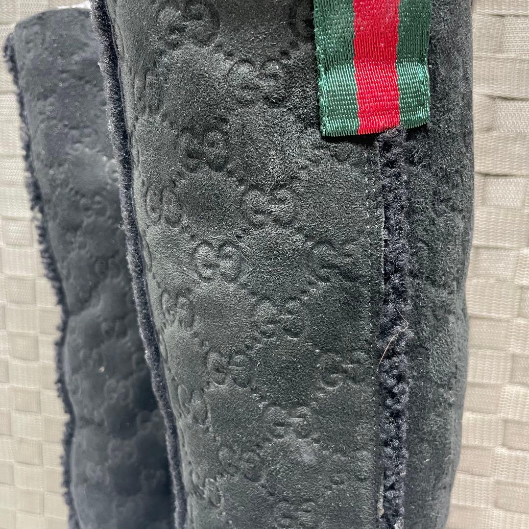 彩*愛様 GUCCI ブラック ムートンブーツ　GGロゴ エンボス ロングブーツ