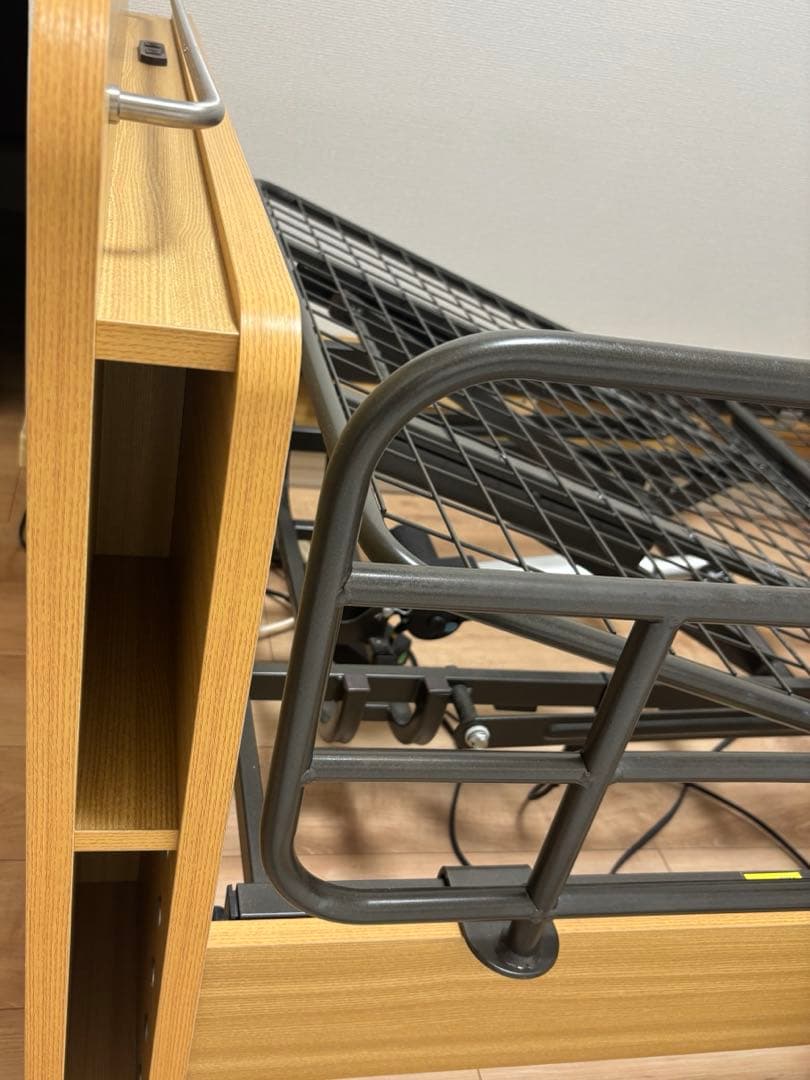 お値下げ　クレオ電動ベッド2モーターヘッドボード2口コンセント付&サイドガード付