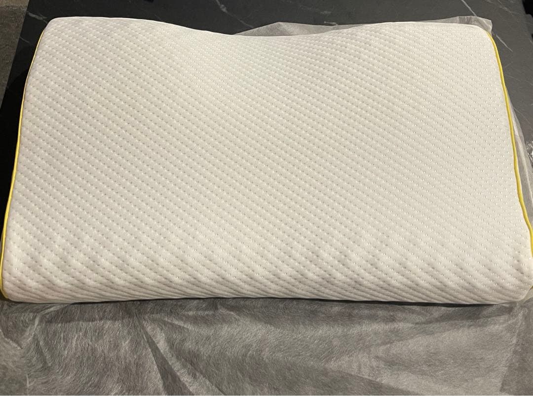 西川　Dots ドッツ　枕　首のこりやすい方へ　ヘルシーピロー