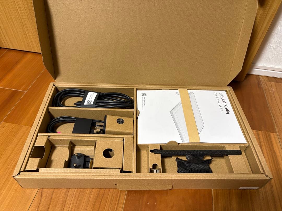 Wacom Cintiq 16 (DTK168) ＋スタンドセット