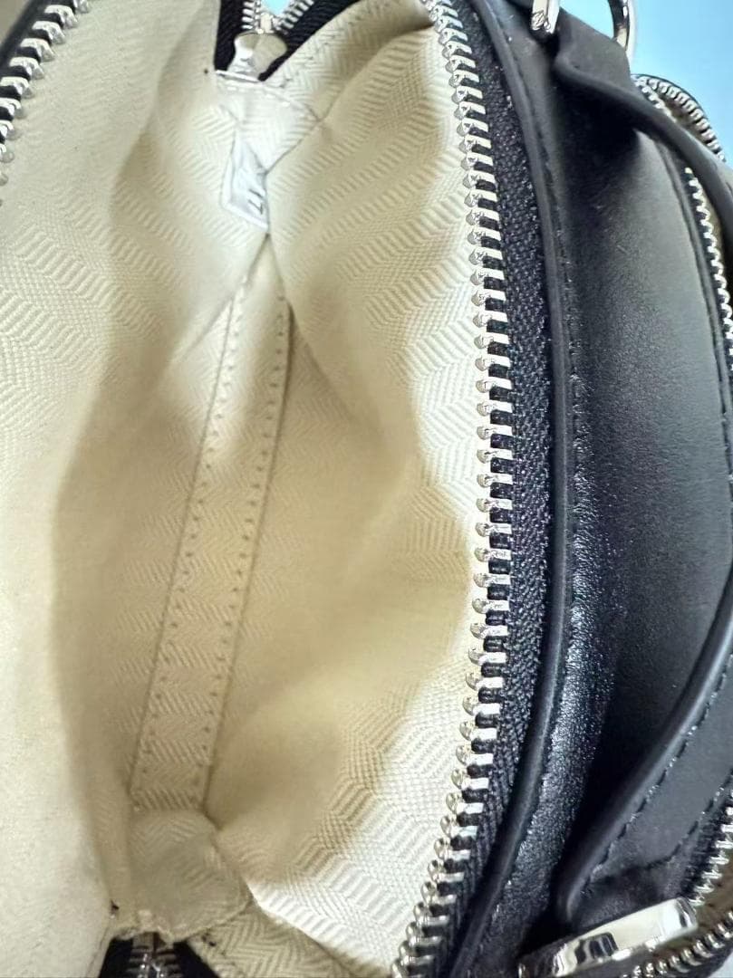 ブラックレザーショルダーバッグ~·