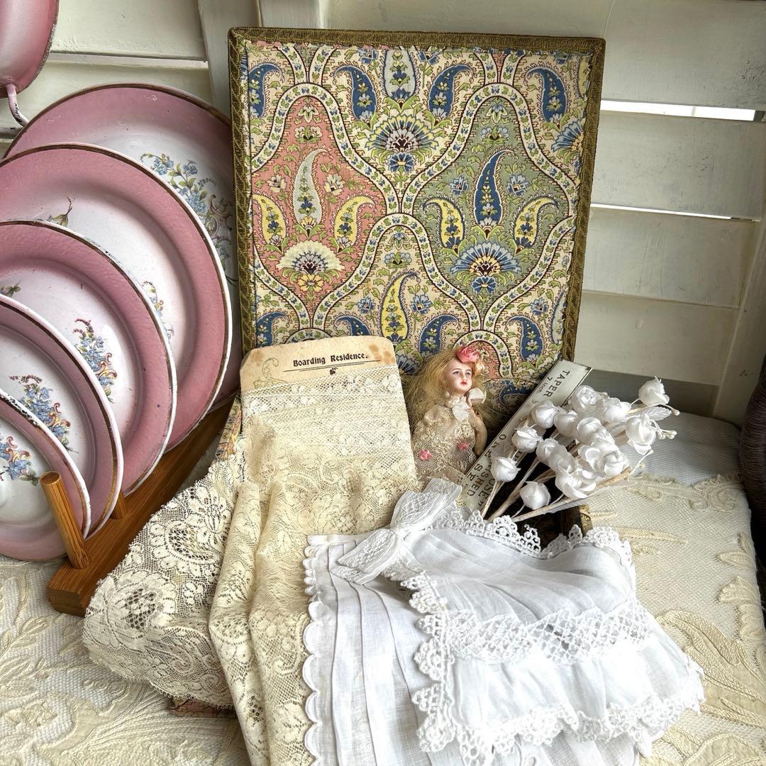 フランスアンティーク　ミニョネットとレース、布花　カルトナージュ box