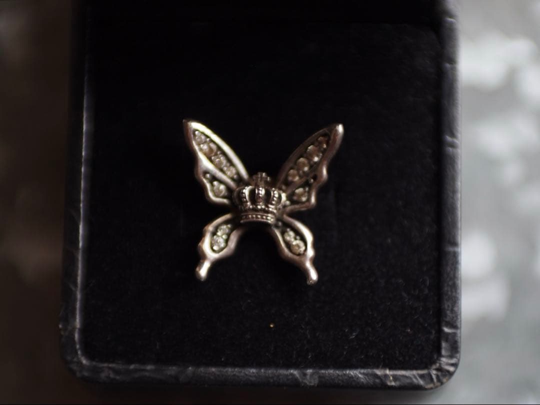 廃盤品JUSTINDAVIS CROWN BUTTERFLYピアス 蝶　ピアス