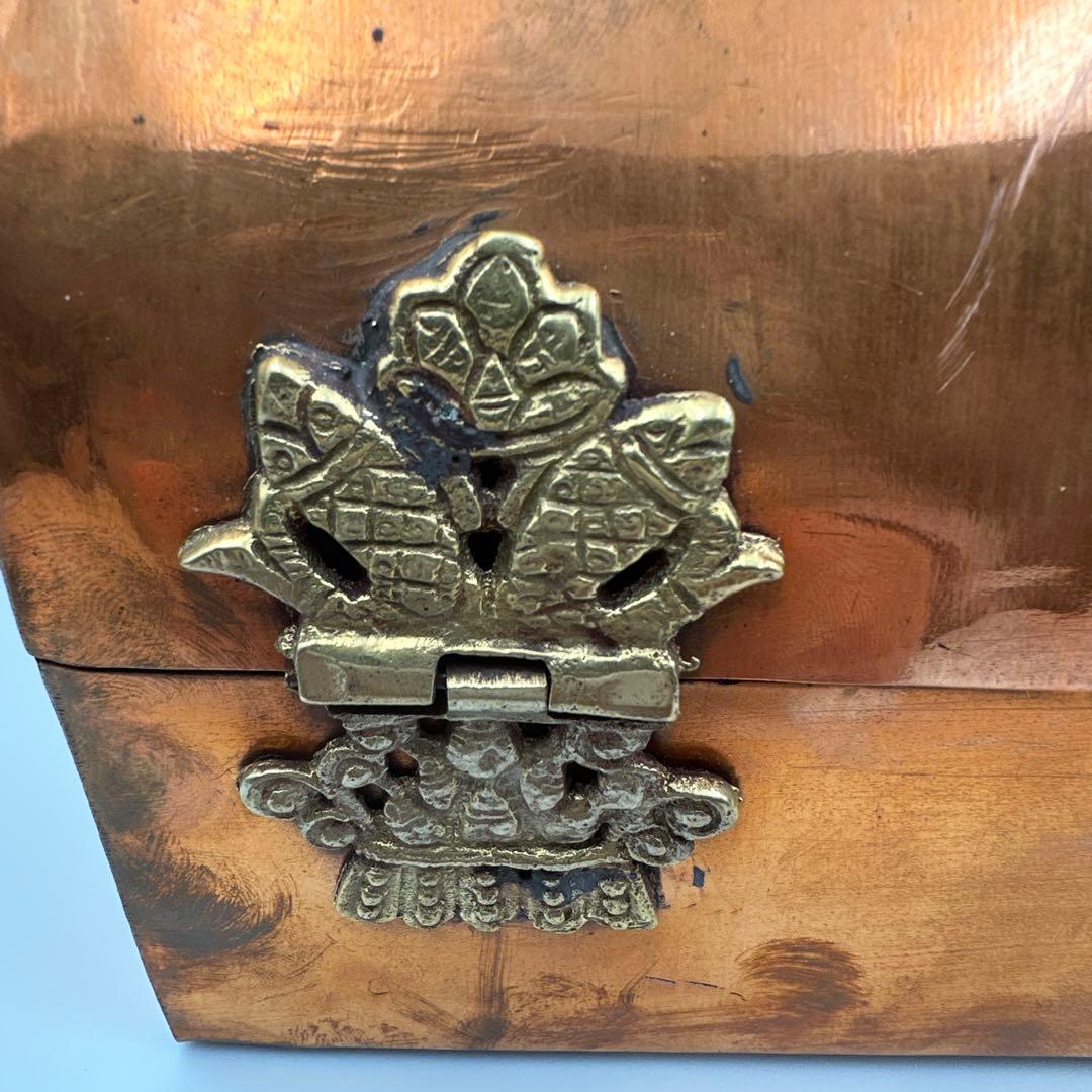 銅製アンティークージュエリーボックス金属装飾付き