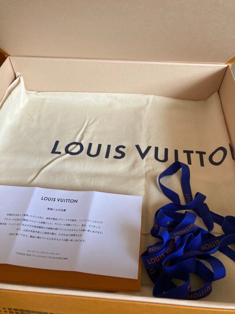 ルイ・ヴィトン空箱　ショップ袋　リボン