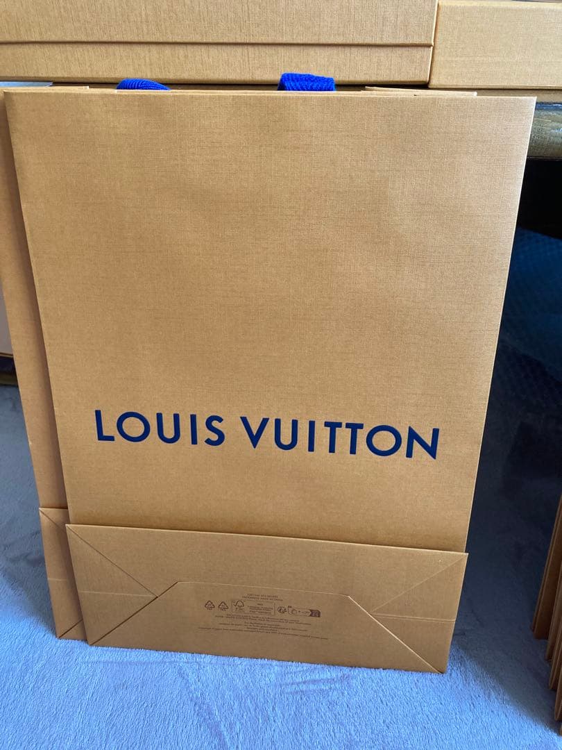 ルイ・ヴィトン空箱　ショップ袋　リボン