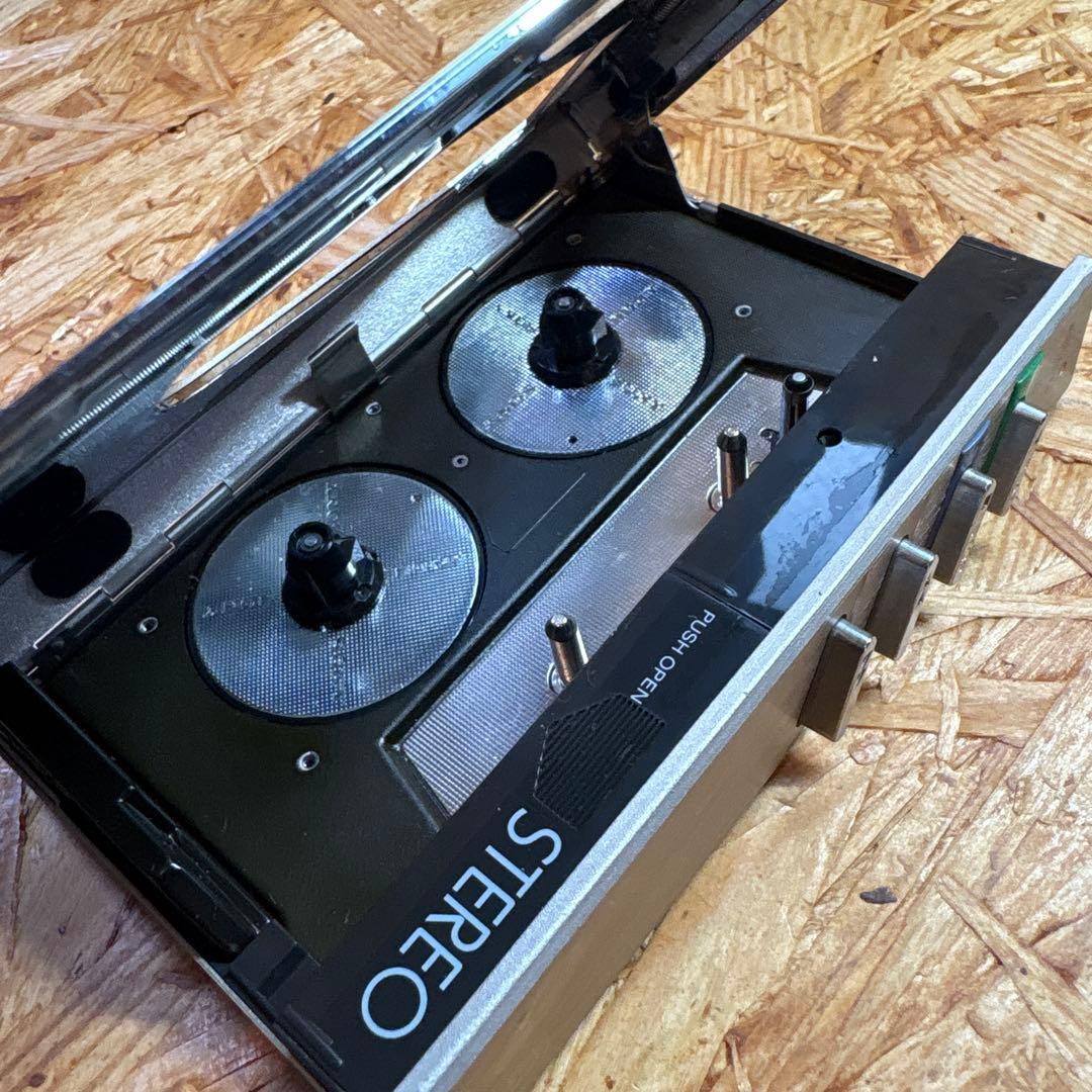 SONY WM-30 カセットプレーヤー シルバー　ジャンク