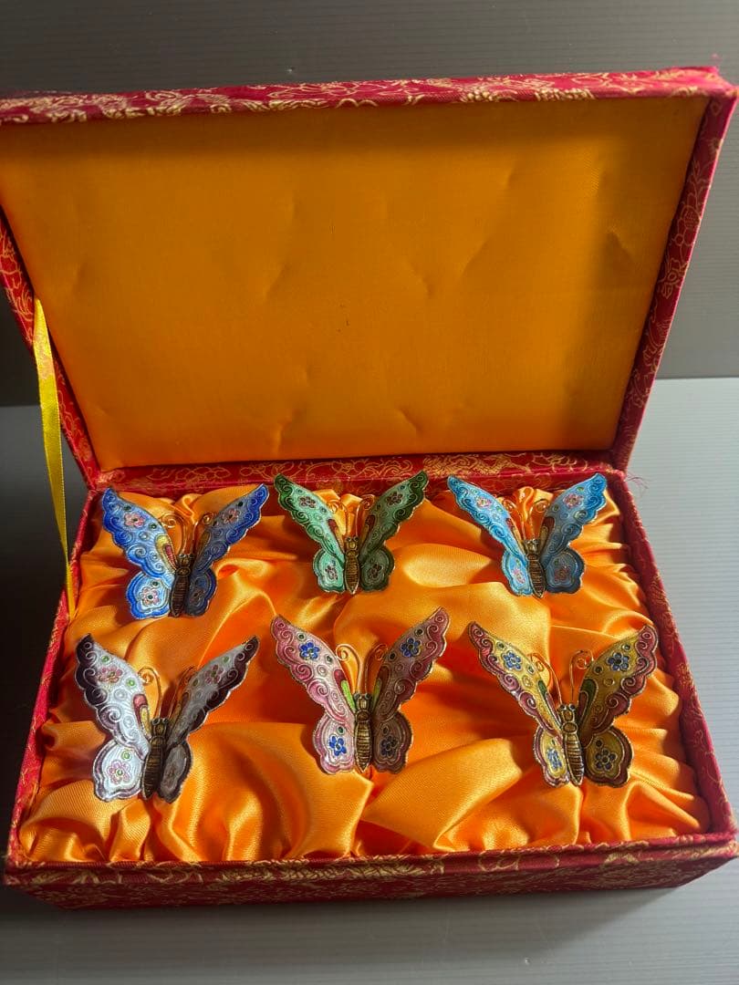 1563 金属工芸　蝶　飾物　6客