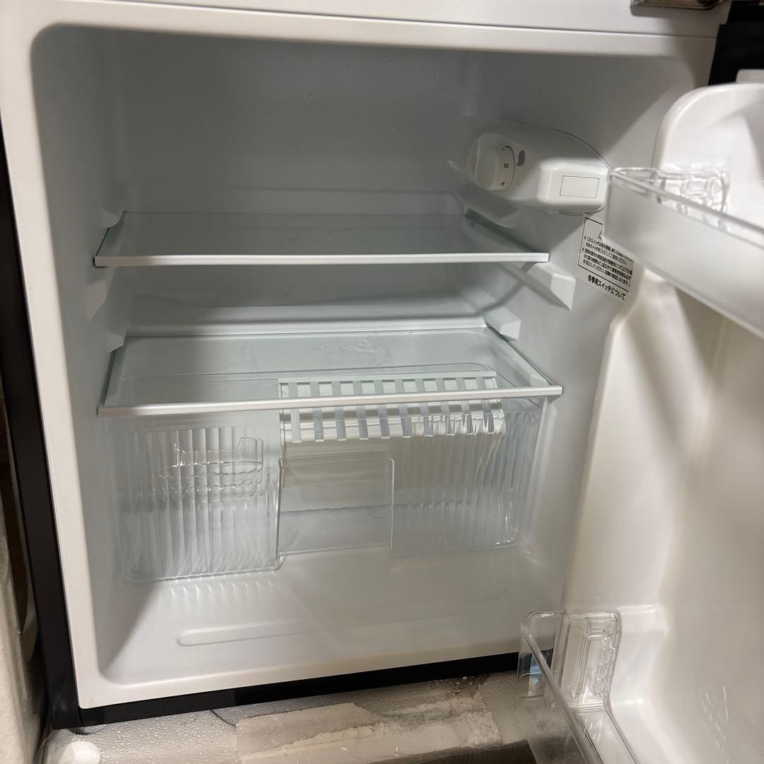 コンパクト2ドア冷蔵庫 ブラック　comfee 90L