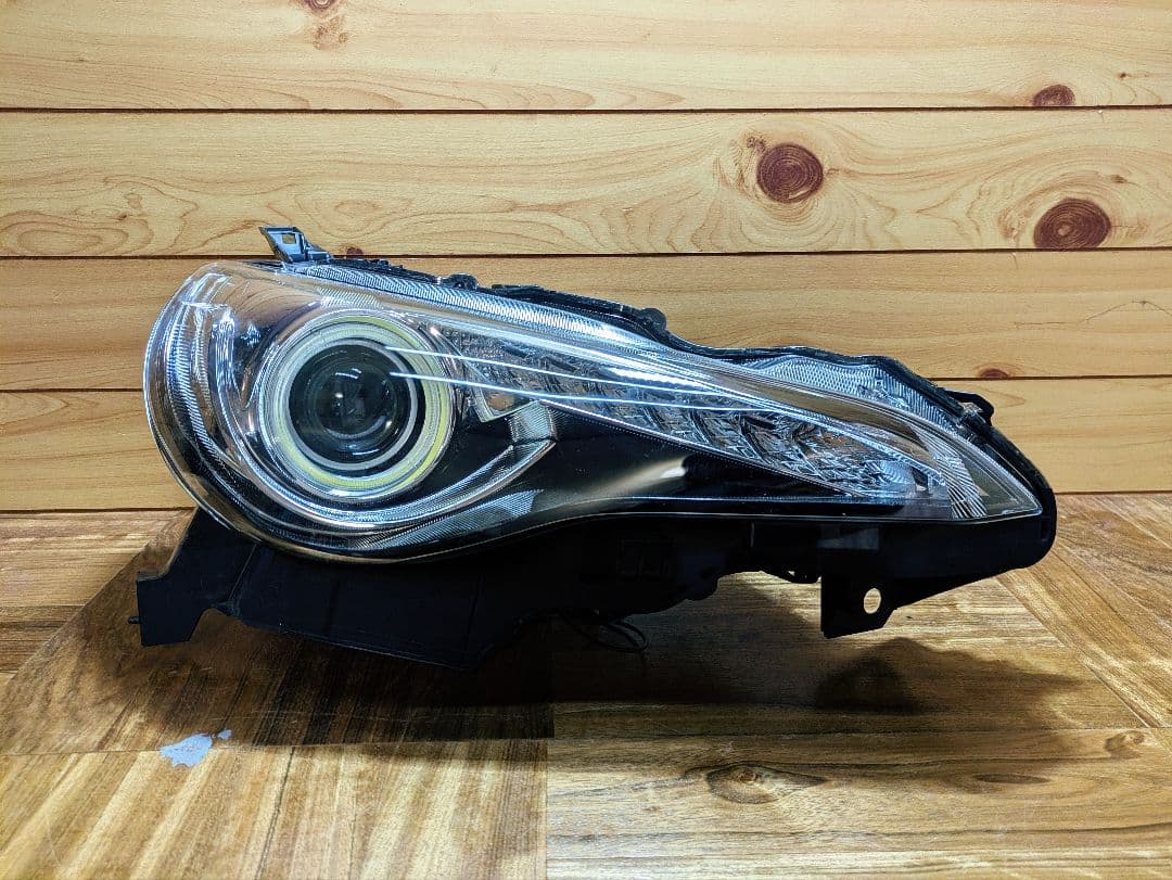 ゆ 86 ZN6 イカリング シーケンシャル ヘッドライト 黄ばみ無し