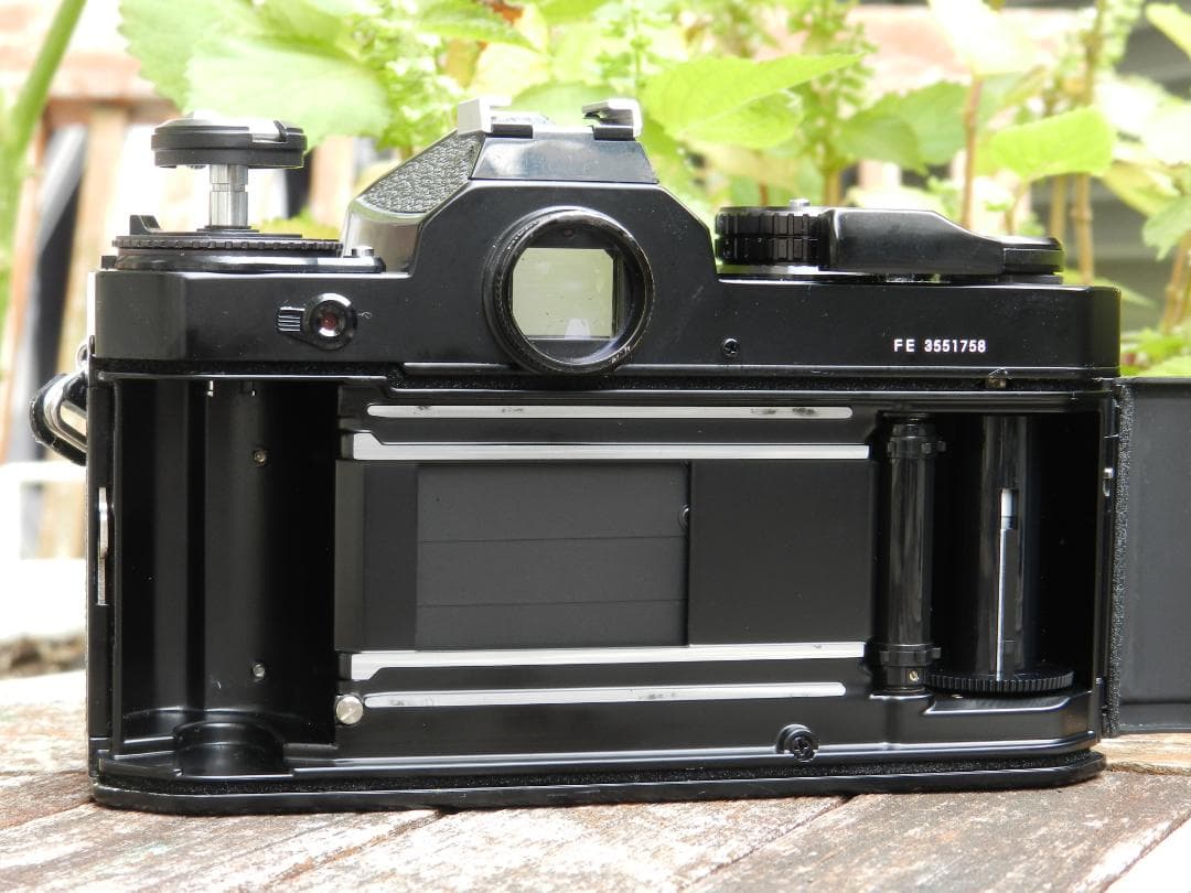 即撮影可　NIKON FE NIKKOR-H 50mm f/2 一眼レフカメラ