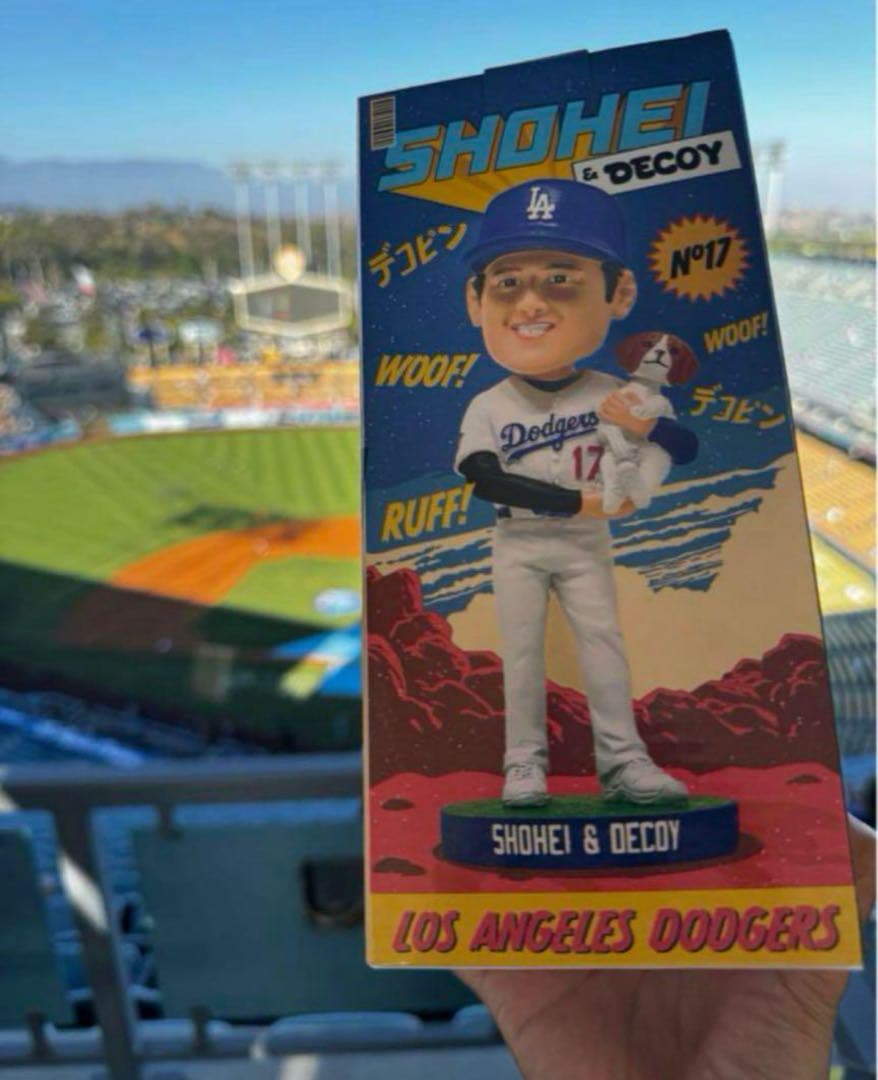 大谷翔平　デコピン　ゴールド　ボブルヘッド　ドジャース　来場者限定　新品