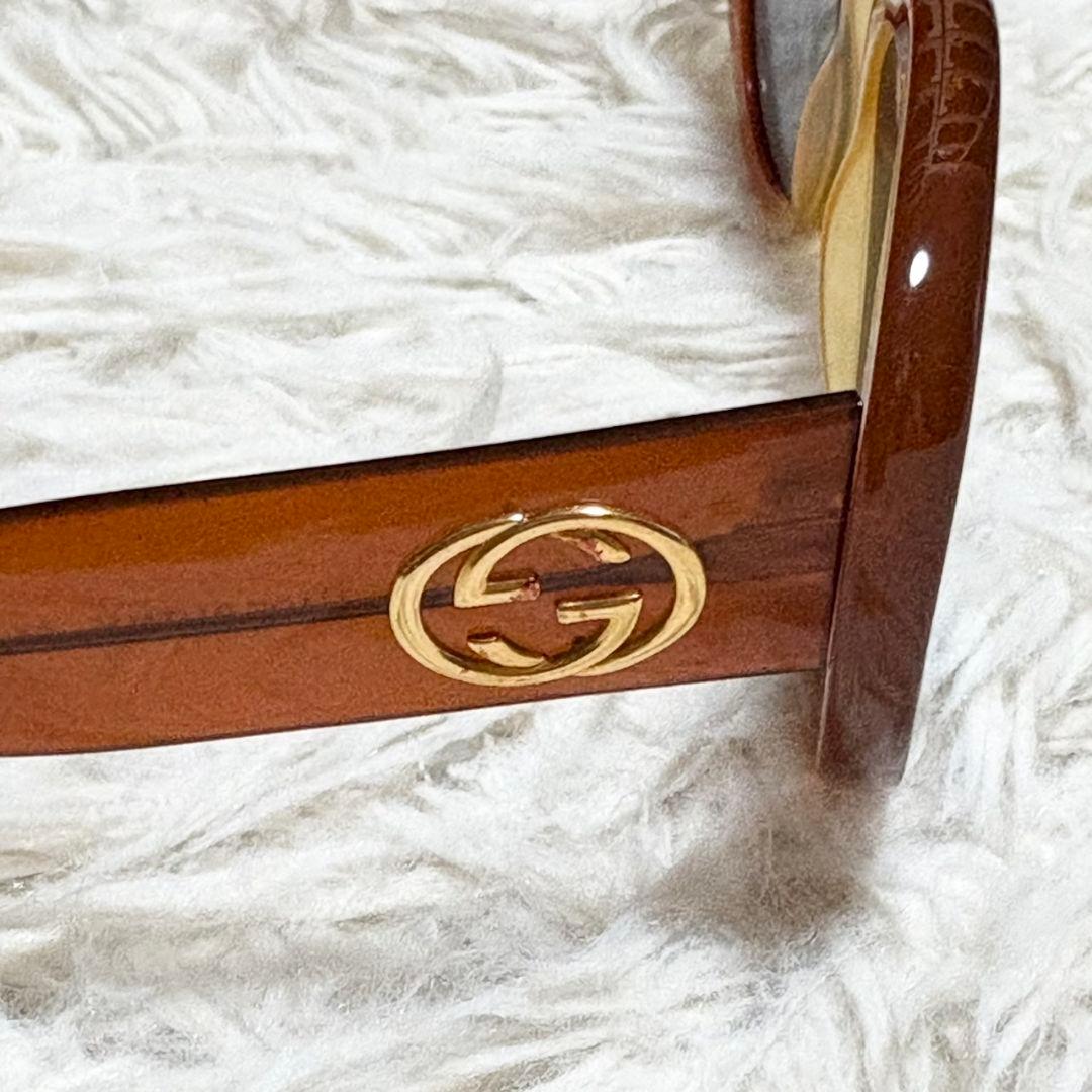 極美品 グッチ サングラス 135 GG2408 インターロッキング