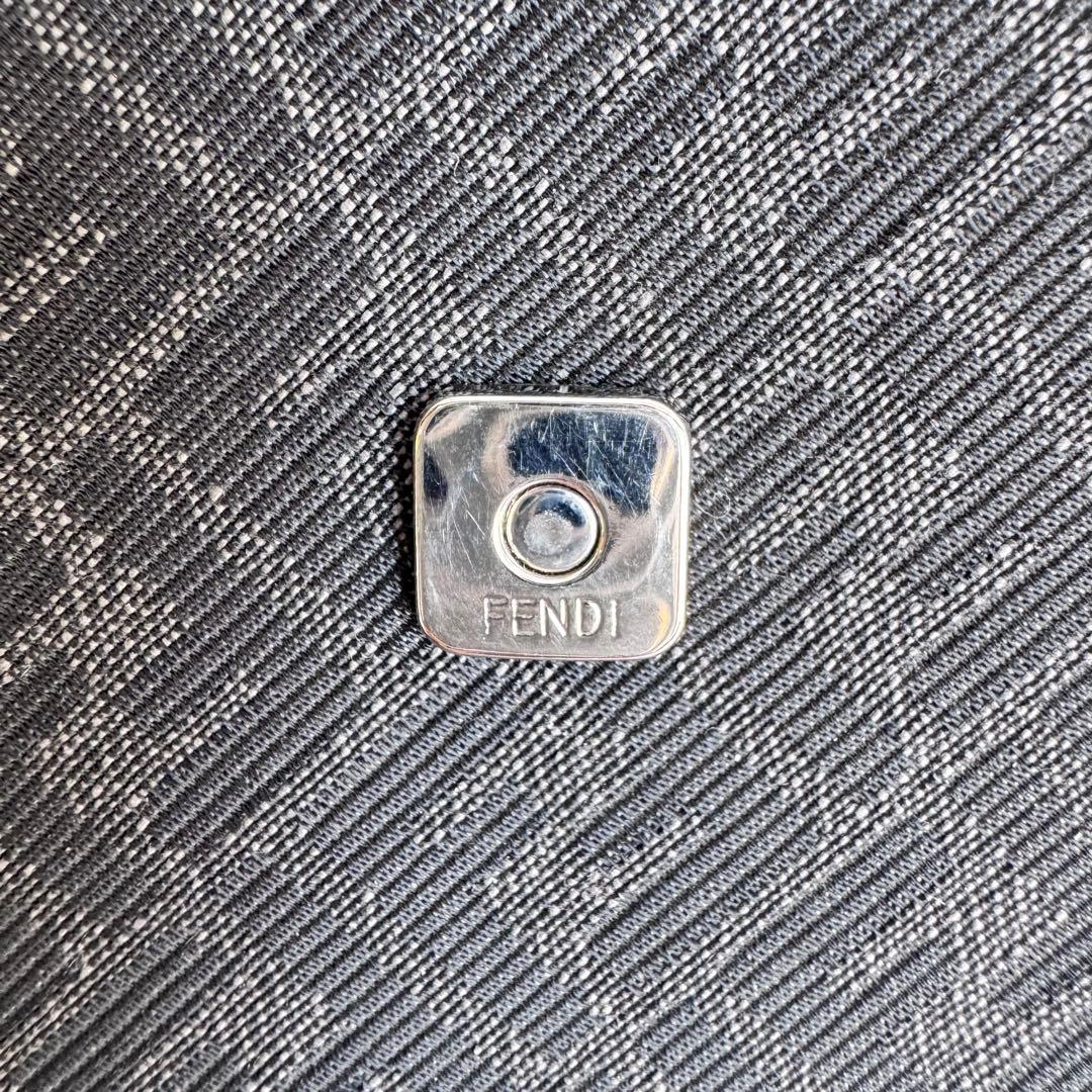 FENDI スマホバッグ ショルダーバック ブラック グレー ズッカ柄　2way