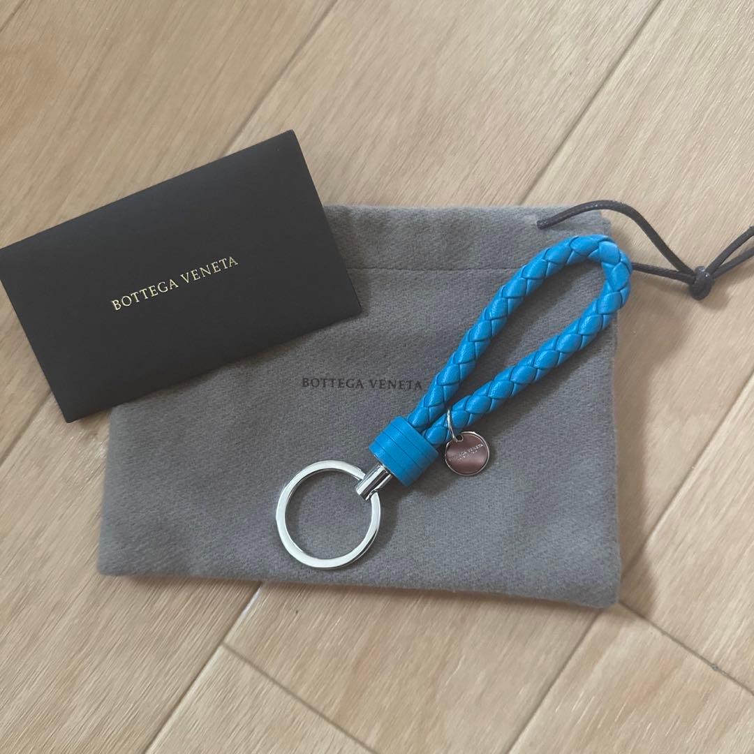 【新品】【最終値下げ】Bottega Veneta 編み込みレザーキーホルダー