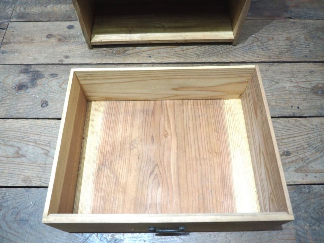 1215 引き出し付き　杉の収納棚　飾り棚　ラック　古家具　レトロ　ビンテージ