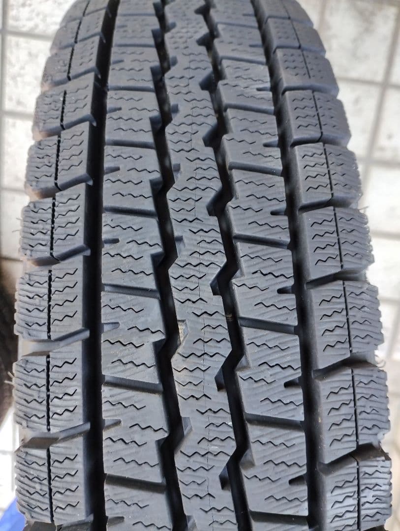 エブリイDA17V　スタッドレスタイヤ　ダンロップ145/R12 4本セット