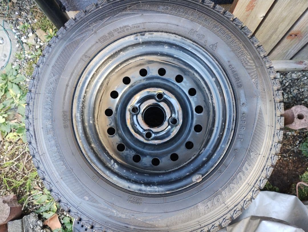 エブリイDA17V　スタッドレスタイヤ　ダンロップ145/R12 4本セット