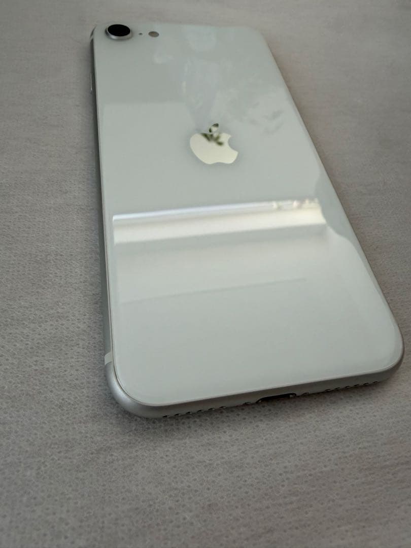 iPhone SE (第2世代) ホワイト 128GB【SIMフリー】