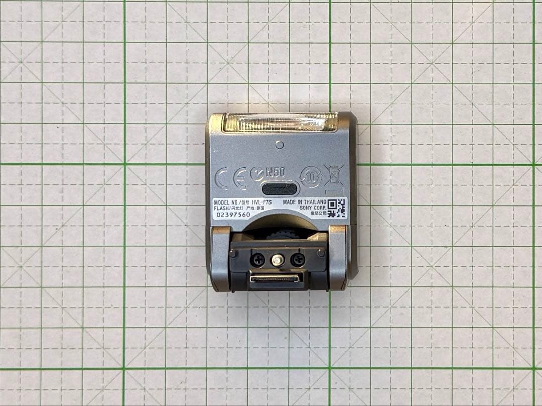 猫*様 SONY α NEX-5R レンズ　付属フラッシュ付き　シルバー　動作未