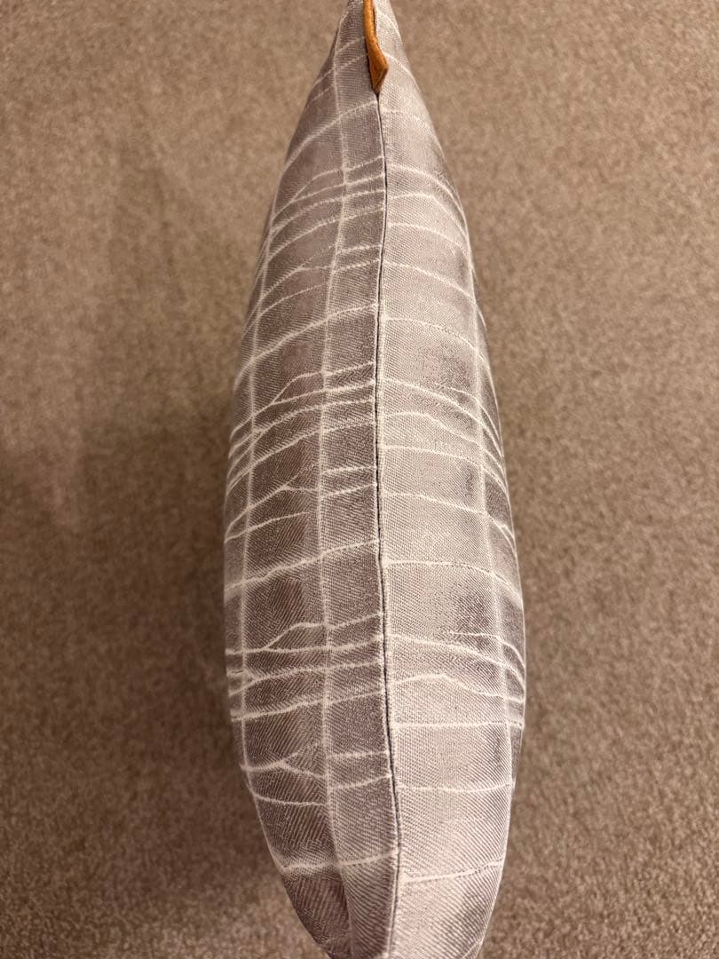 アルマーニ　高級クッション