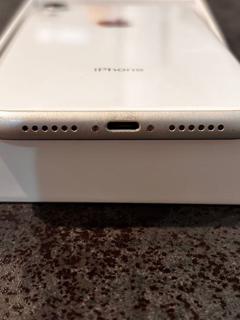 シルル　iPhone XR 128GB ホワイト82％ ,84% ２台