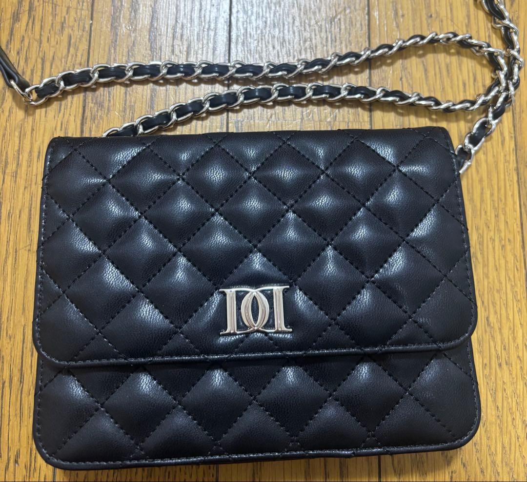 ダーリッチ　ＤDロゴキルティング トラベルセットブラック