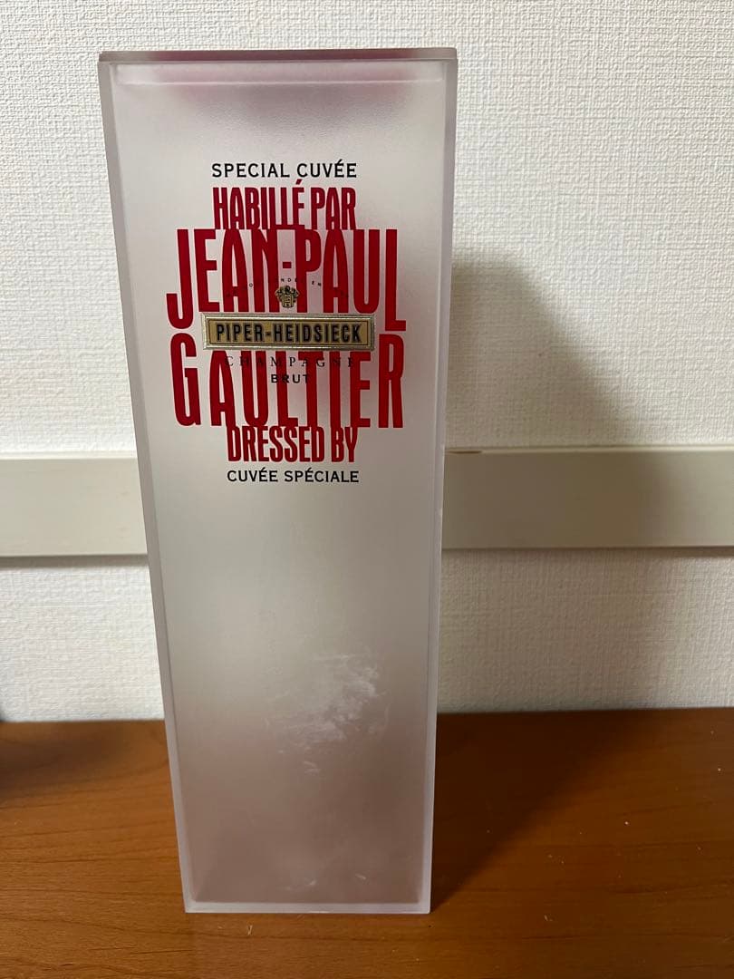 【レア】限定販売品 パイパーエドシック×ゴルチエ 保冷コルセットカバー