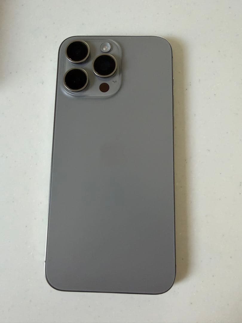 iPhone15Pro Max 美品　値下げしました。