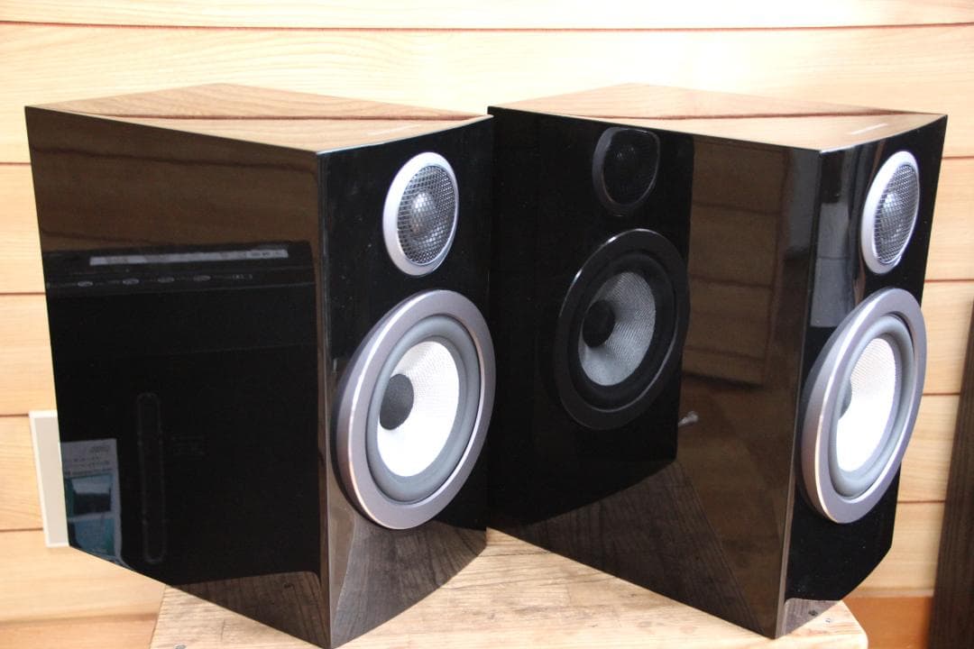 Bowers & Wilkins 707 S3 グロスブラック