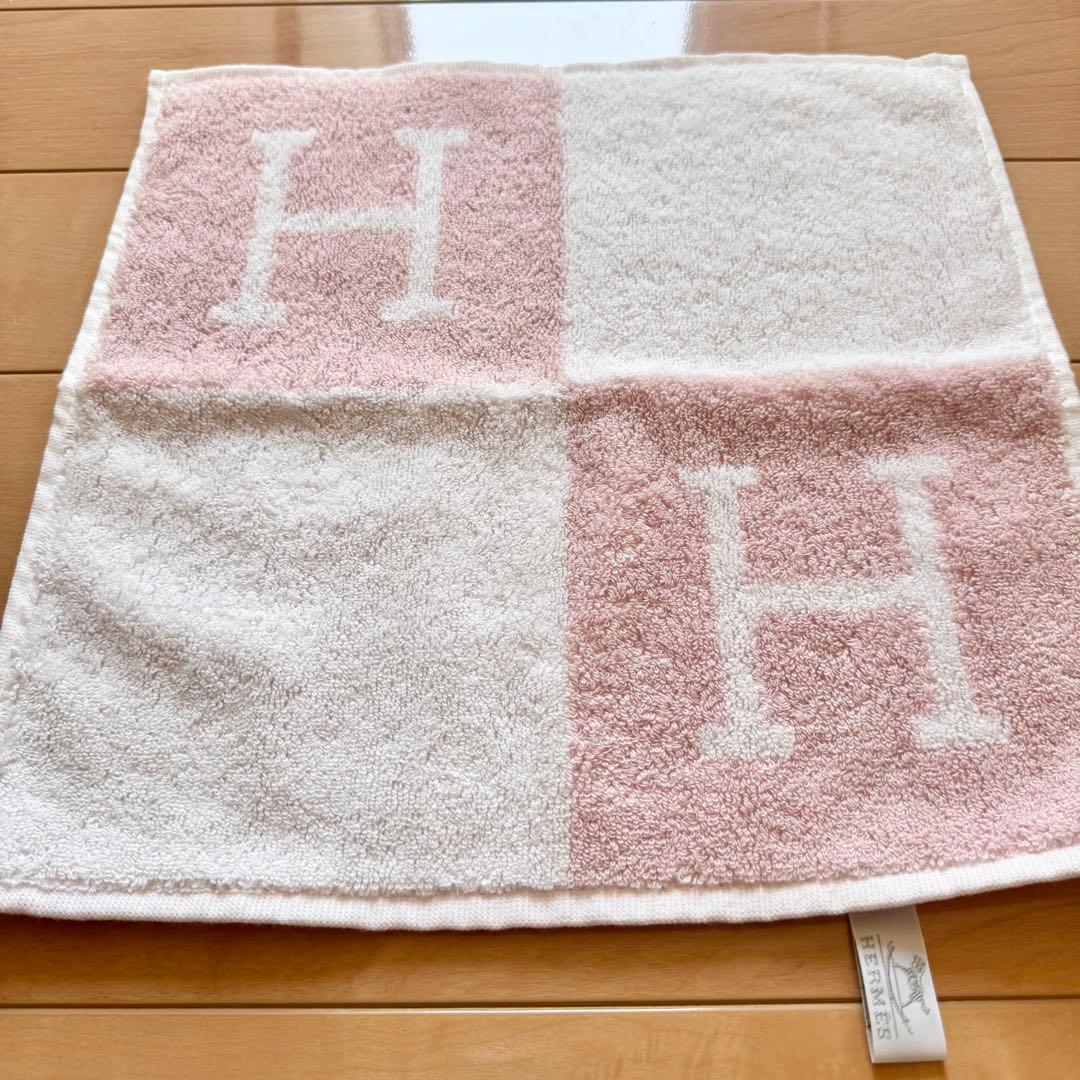 【新品未使用】HERMES Hロゴ タオルハンカチ ピンク/ホワイト