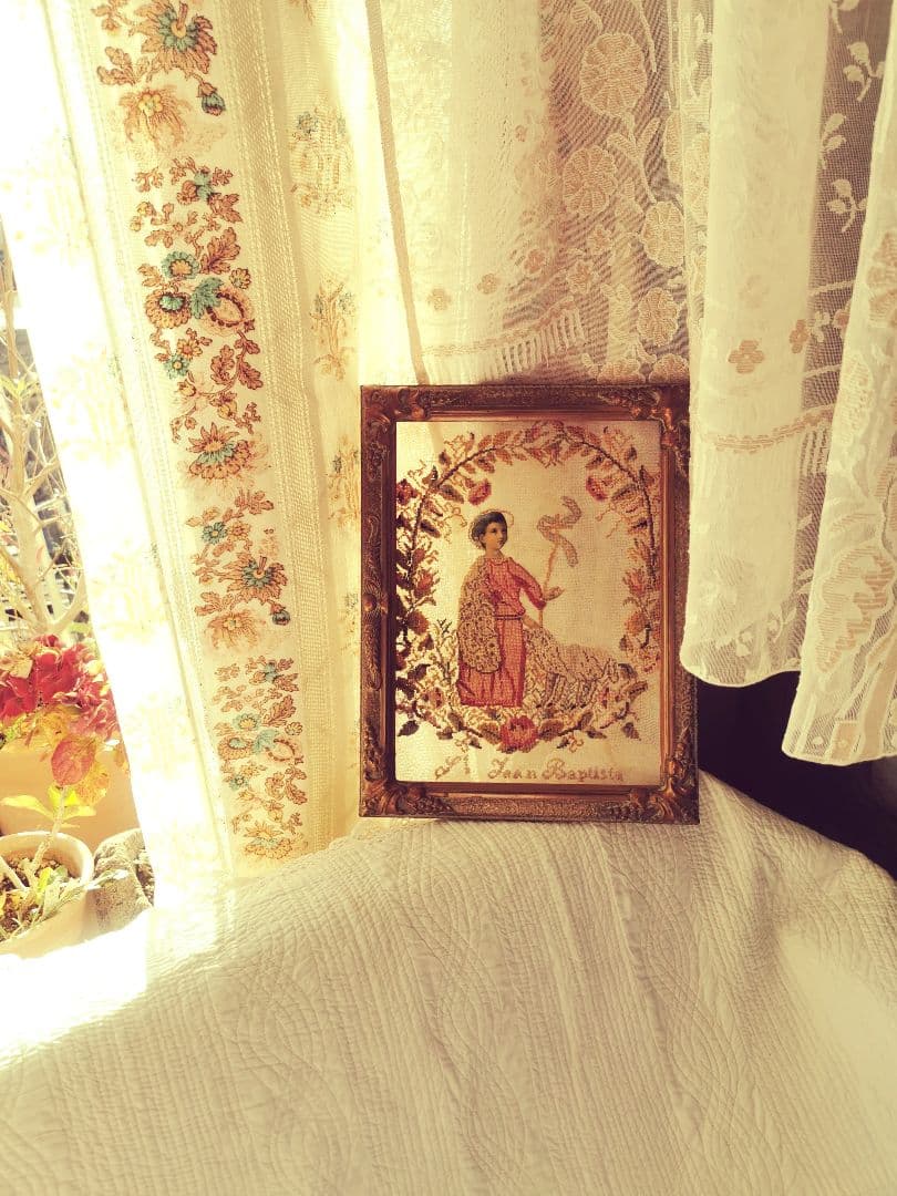 アンティーク バプテスマの聖ヨハネと羊と薔薇 ニードルポイント 手刺繍 額付