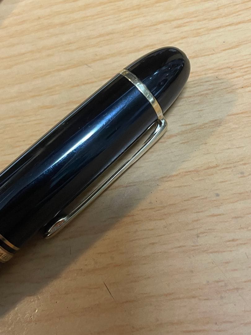 MONT BLANC 万年筆 黒 樹脂製 専用ケース付き