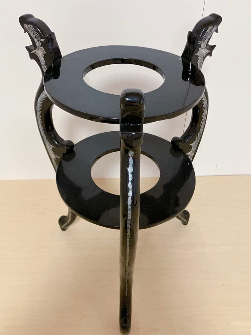 アンティーク調　飾り棚　花台　猫脚　螺鈿細工　サイドテーブル