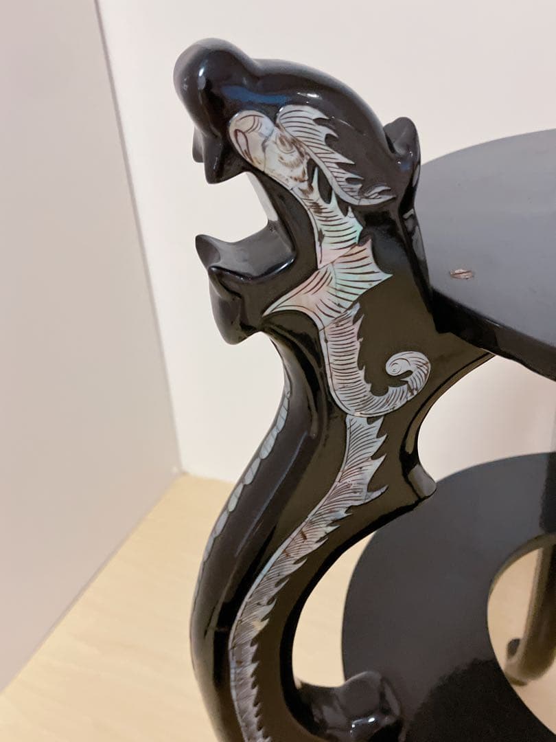 アンティーク調　飾り棚　花台　猫脚　螺鈿細工　サイドテーブル