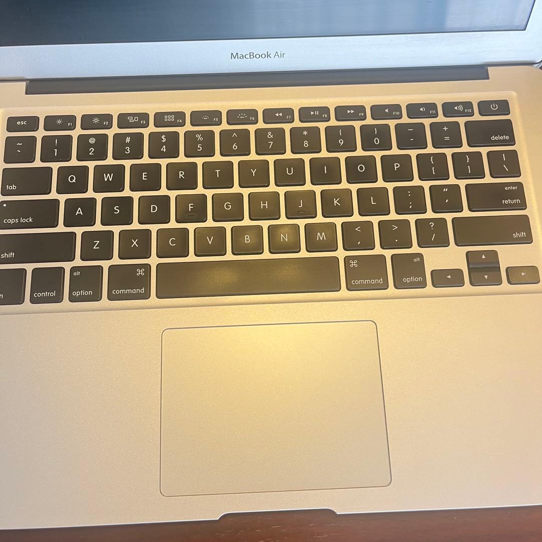 MacBook Air 13インチ core i7 /8GB /256GB